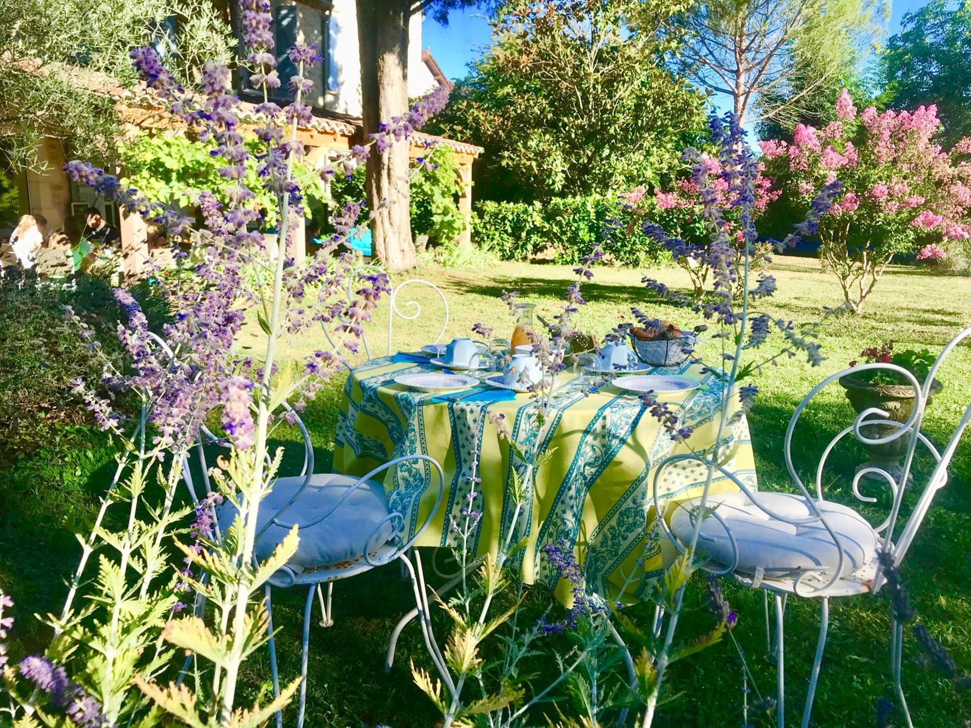 Le Relais Des Anges Bed & Breakfast Mercues Bagian luar foto