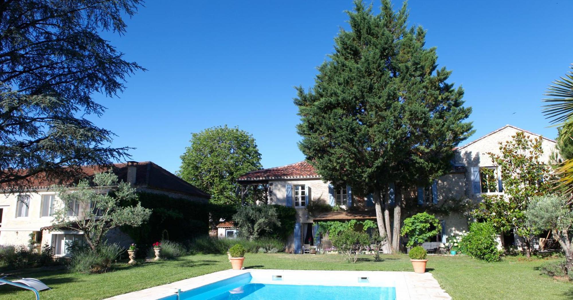 Le Relais Des Anges Bed & Breakfast Mercues Bagian luar foto