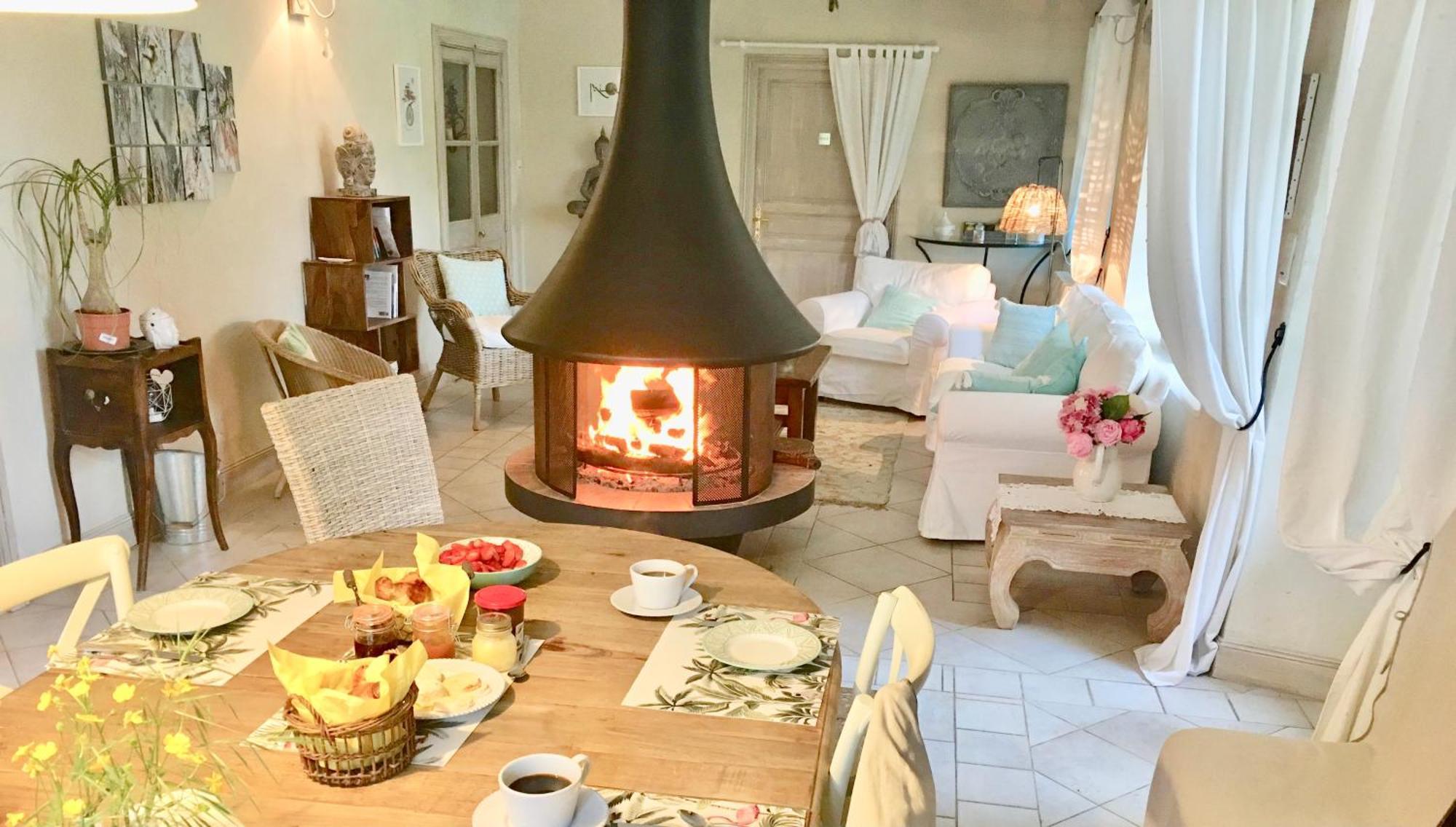Le Relais Des Anges Bed & Breakfast Mercues Bagian luar foto