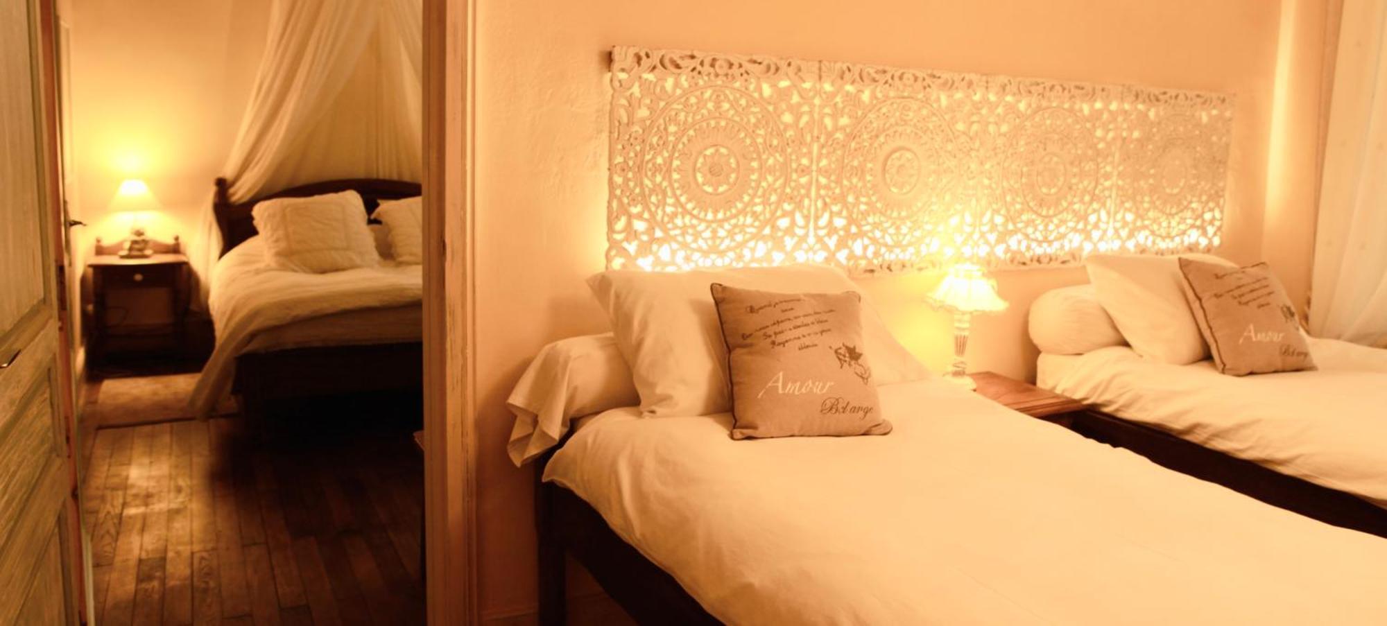 Le Relais Des Anges Bed & Breakfast Mercues Bagian luar foto