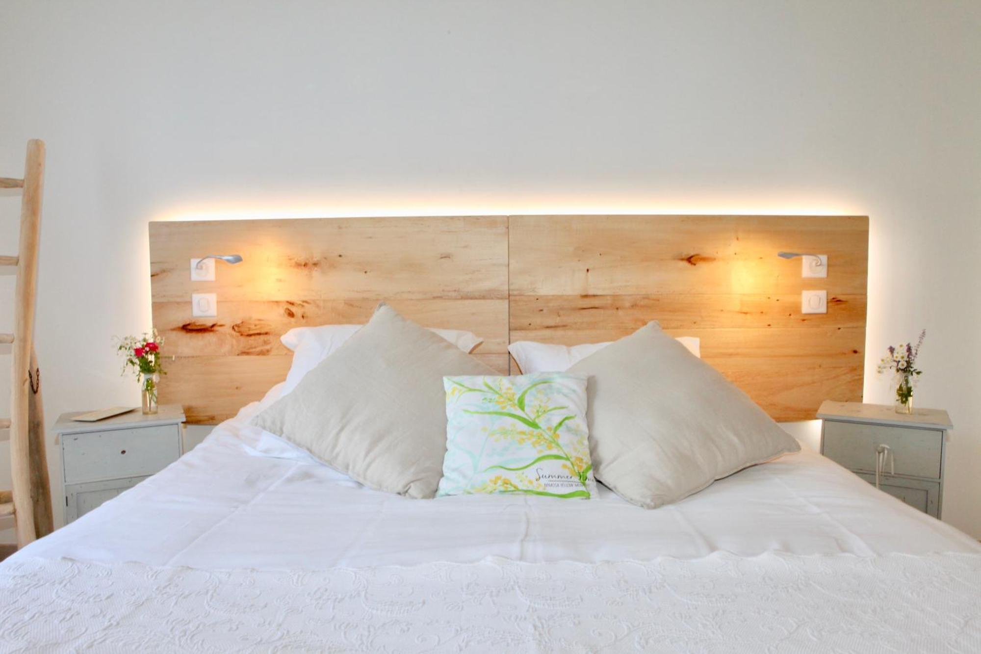 Le Relais Des Anges Bed & Breakfast Mercues Bagian luar foto