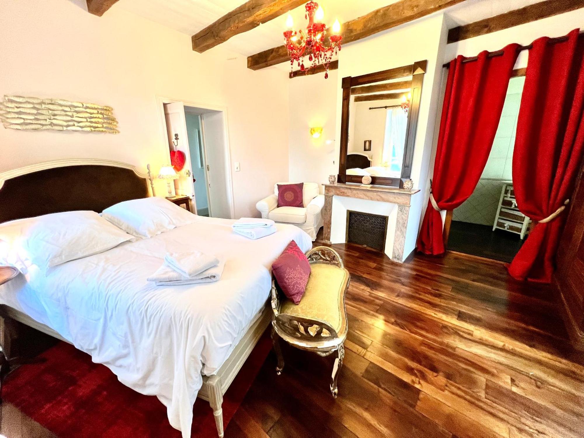 Le Relais Des Anges Bed & Breakfast Mercues Bagian luar foto